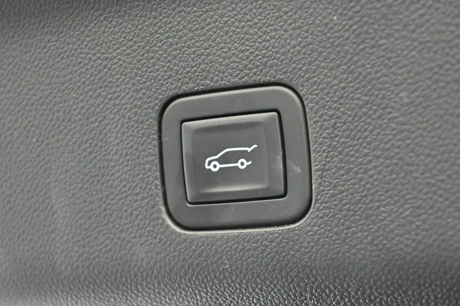 Used 2025 Titanium Rush Metallic GMC Denali Ultimate image 12