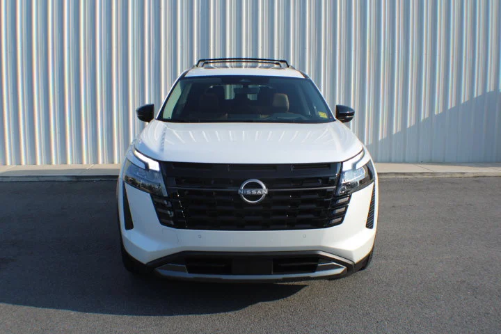 Used 2026 White Nissan Platinum image 19