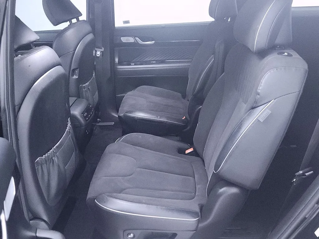 Used 2025 Black Hyundai Calligraphy Night Edition image 24