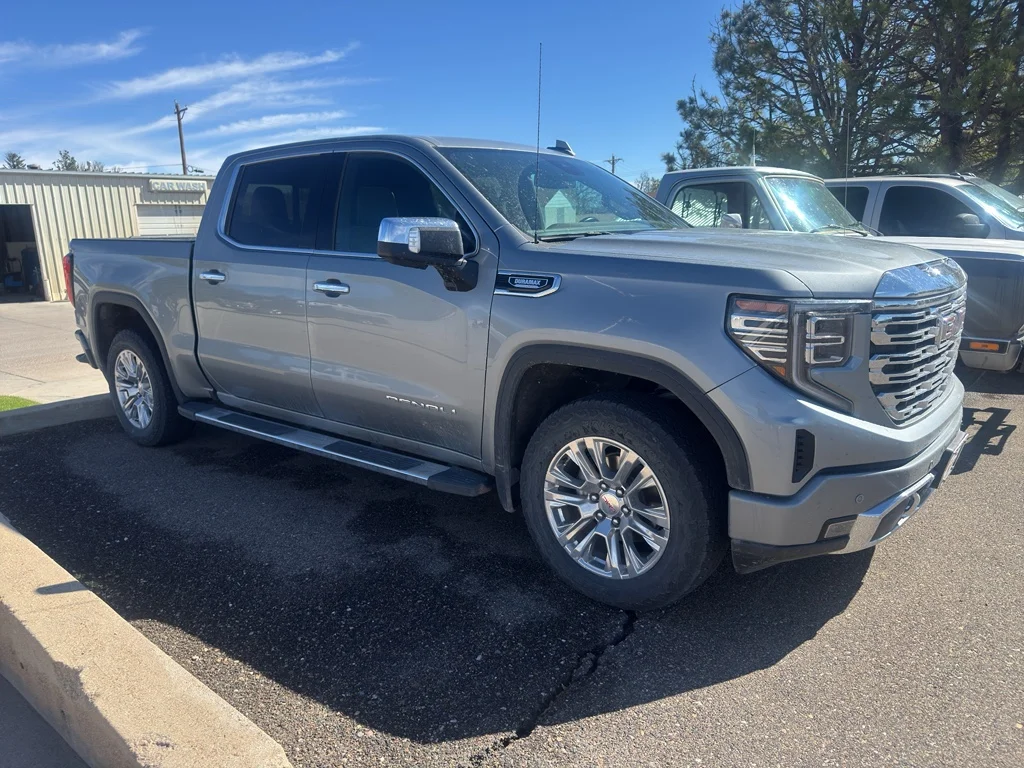 Used 2025 Sterling Metallic GMC Denali image 2