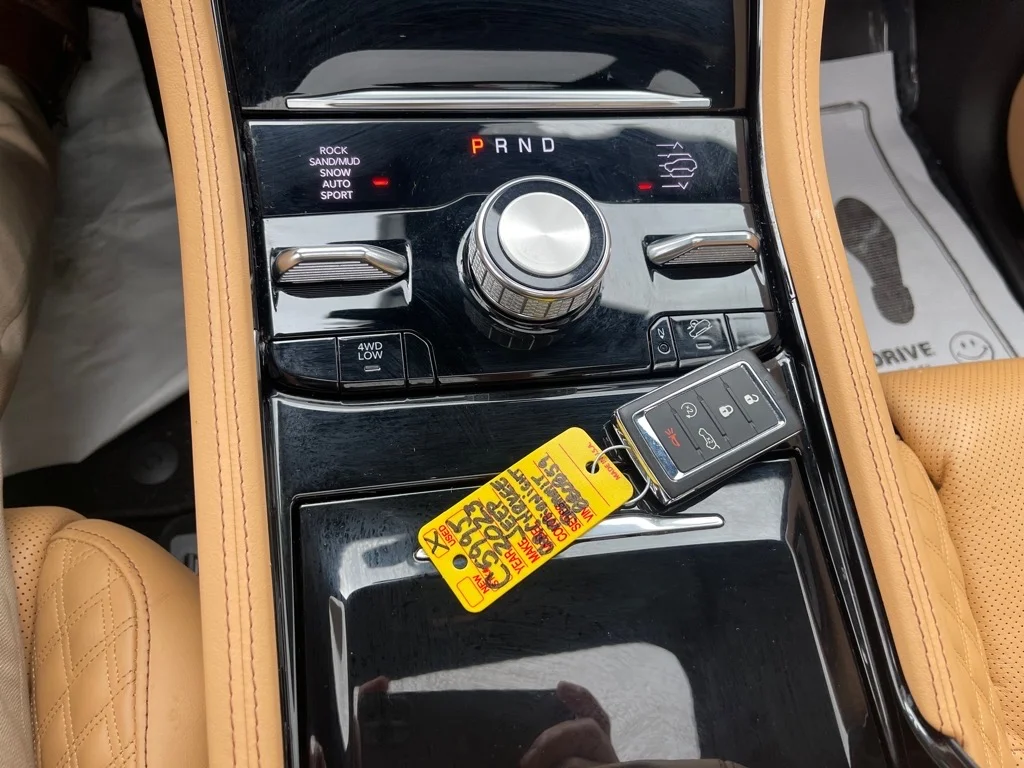 Used 2023 Midnight Sky (pcq) Jeep Summit Reserve image 30