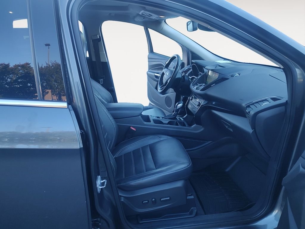 Used 2018 Gray Ford Titanium image 15