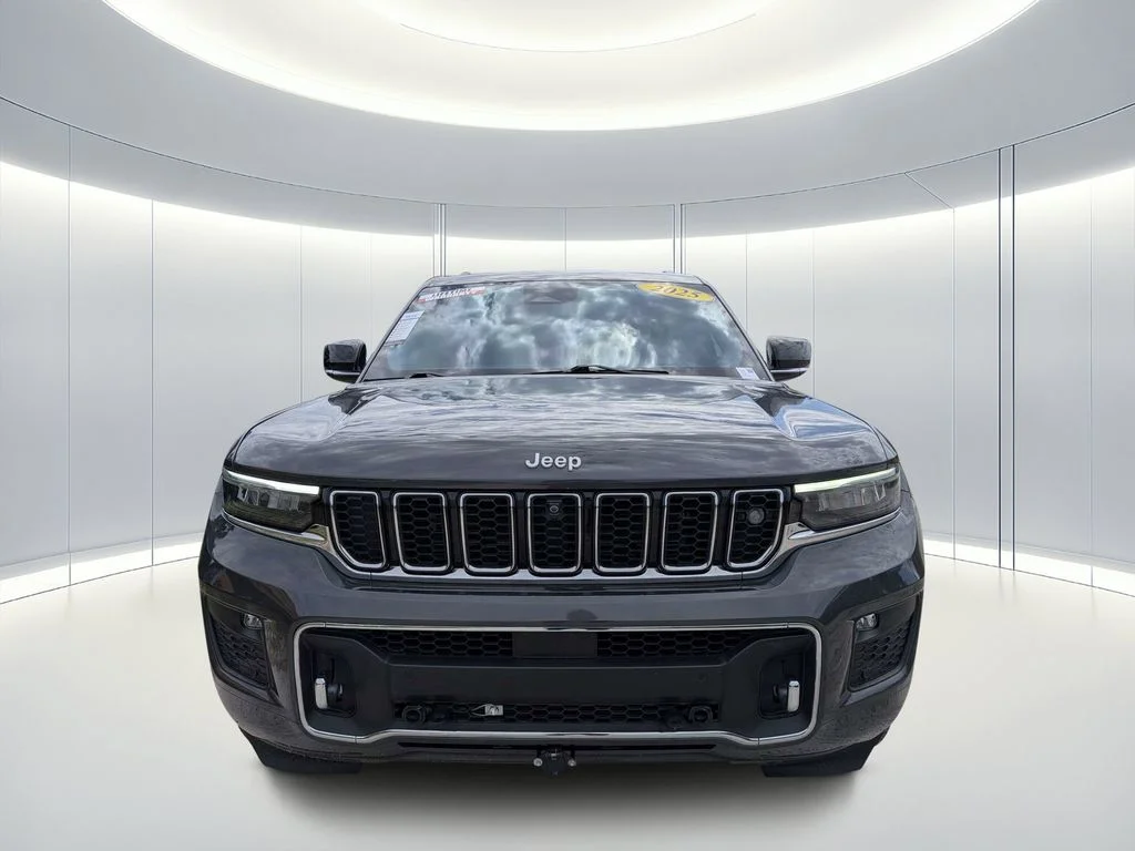 Used 2025 Gray Jeep Overland image 9