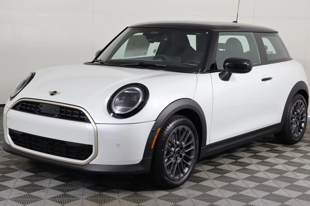 2026 MINI Hardtop's photo