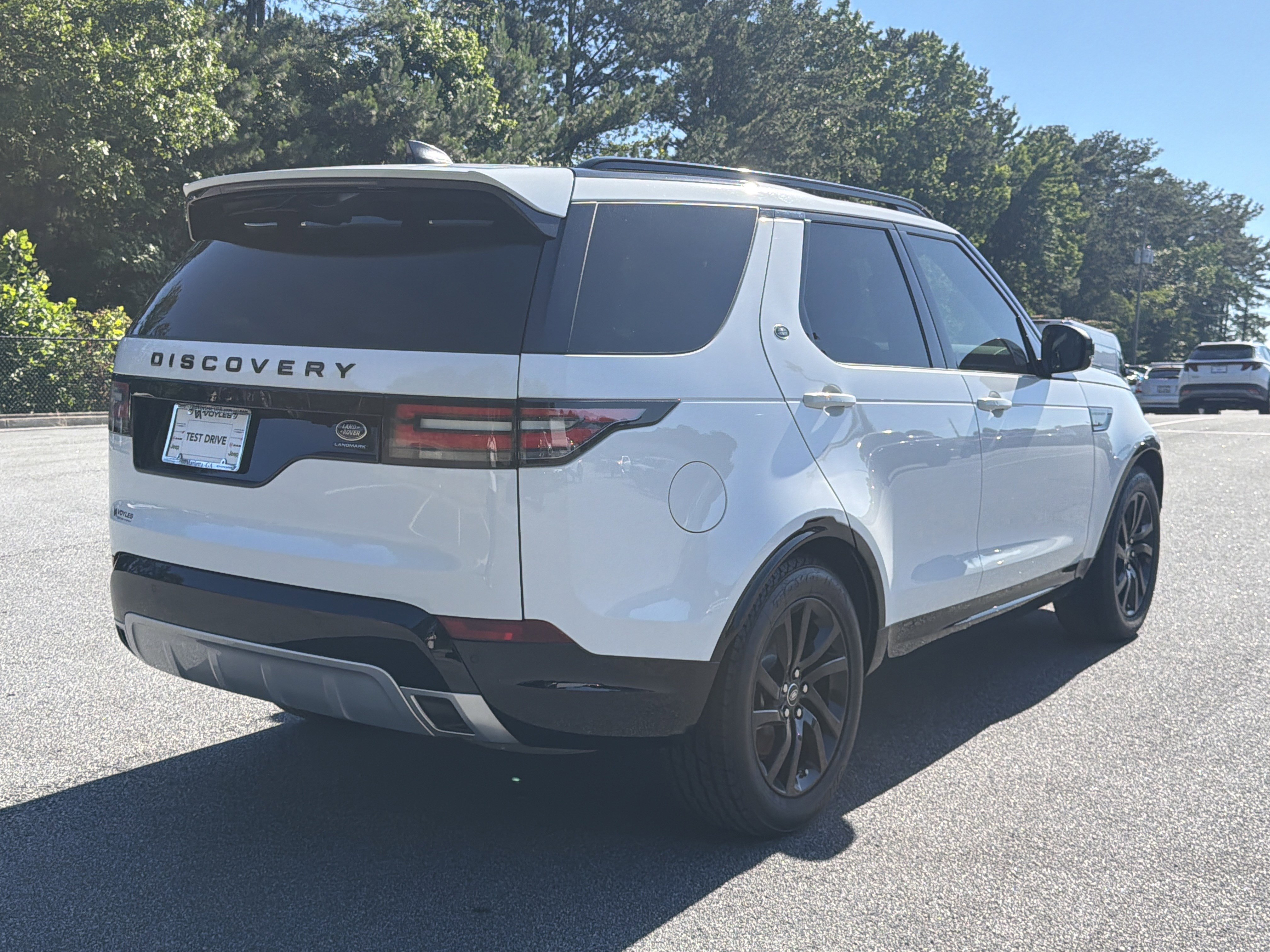 Used 2020 Fuji White Land Rover Landmark Edition image 8