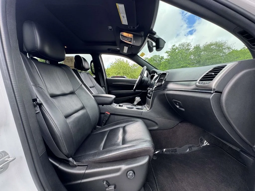 Used 2022 White Jeep Limited image 15