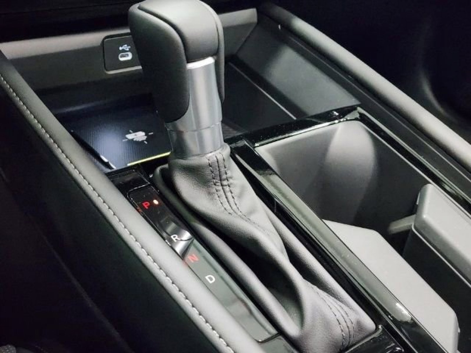 Used 2025 Silver Honda SE image 36