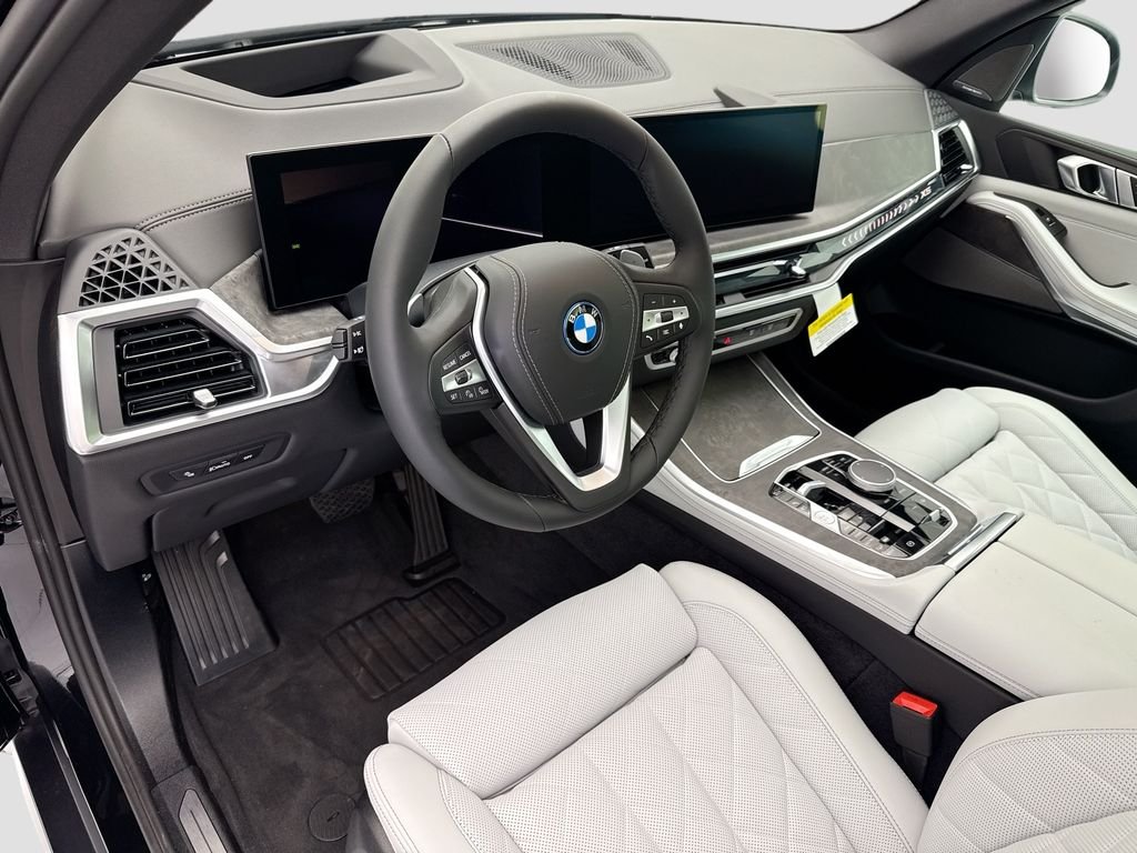 New 2026 Black Sapphire Metallic BMW xDrive50e image 9