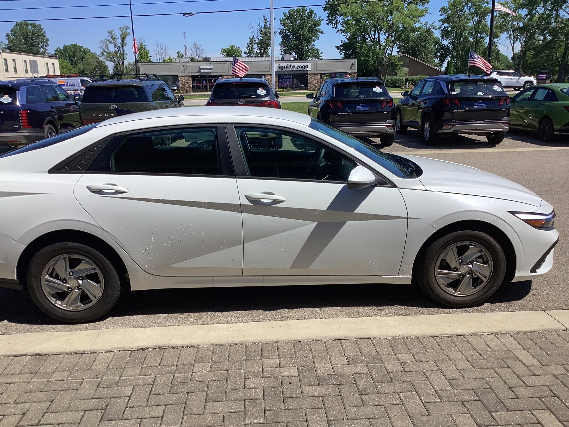 New 2026 Serenity White Pearl Hyundai SE image 9