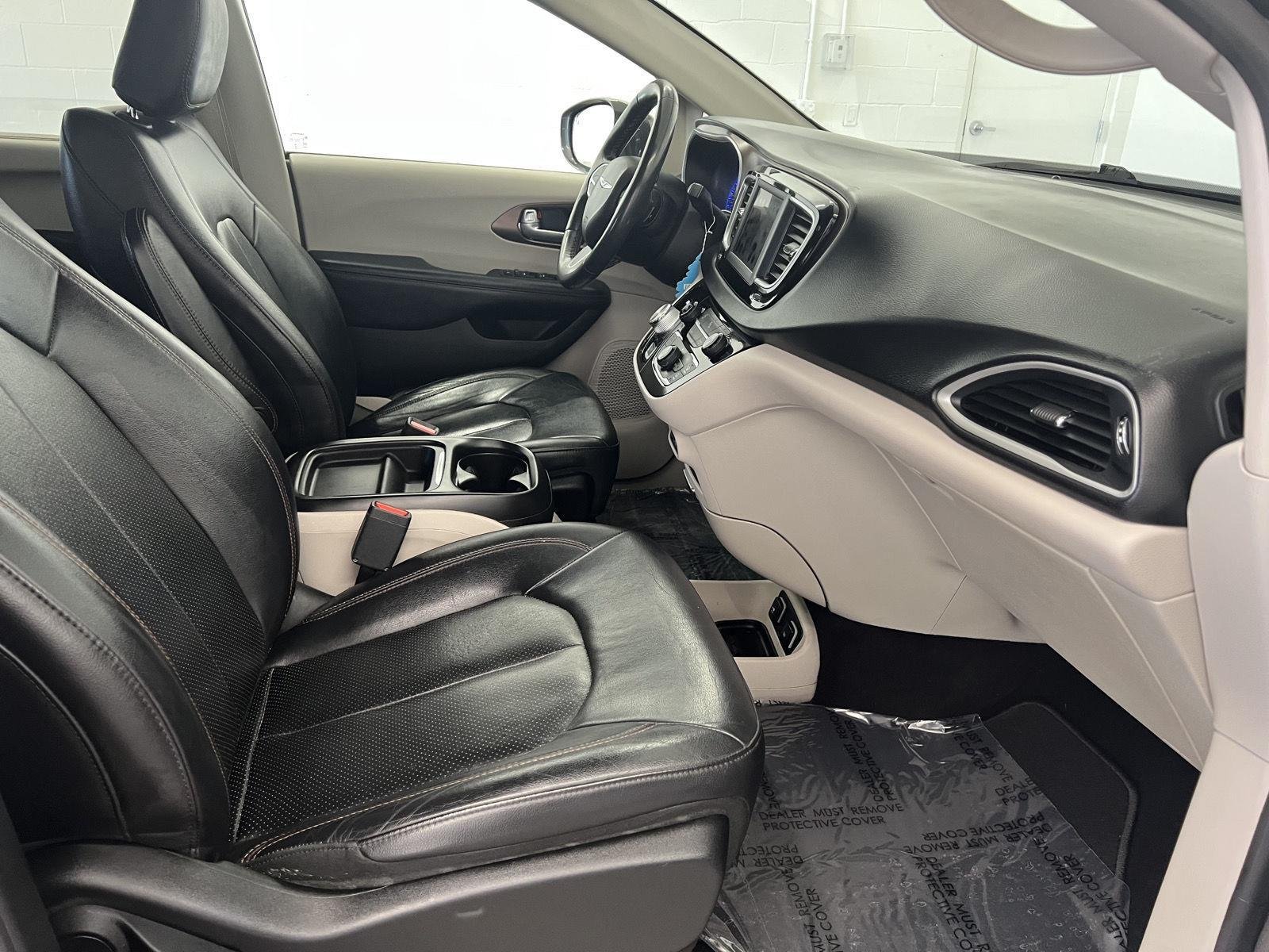 2019 Chrysler Pacifica Touring L - Photo 25
