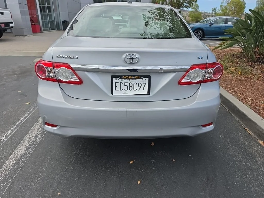 Used 2011 Silver Toyota LE image 5