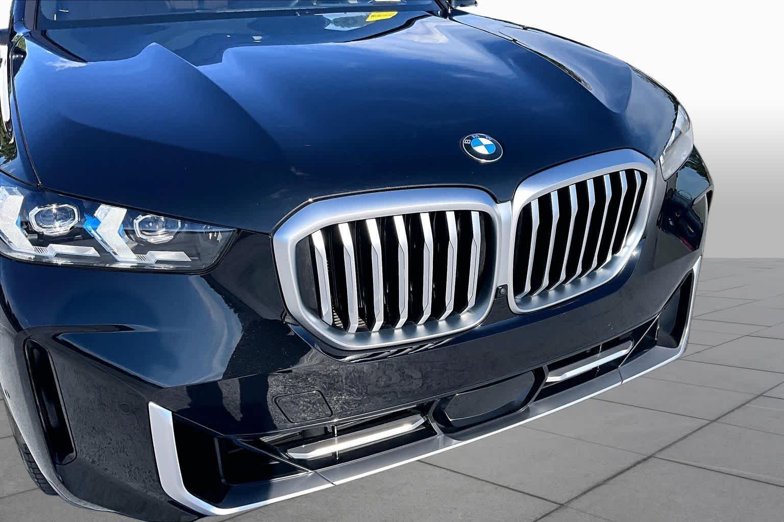 Used 2024 Black Sapphire Metallic BMW xDrive40i image 30