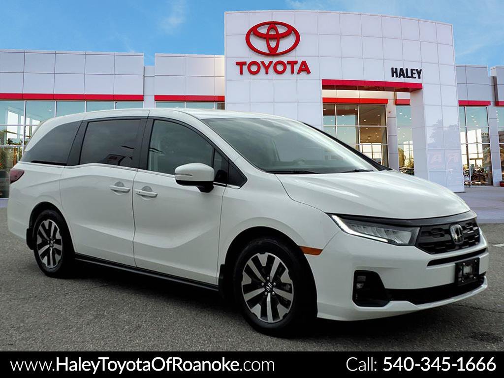 Used 2026 White Honda EX-L image 1