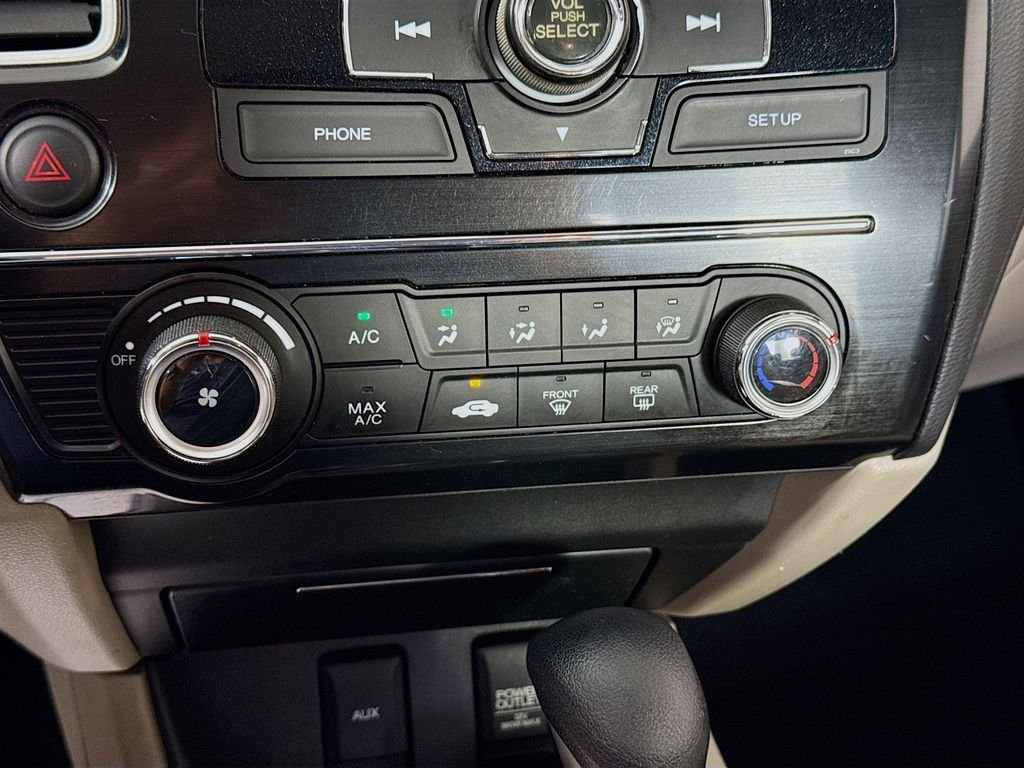 Used 2013  Honda LX image 18