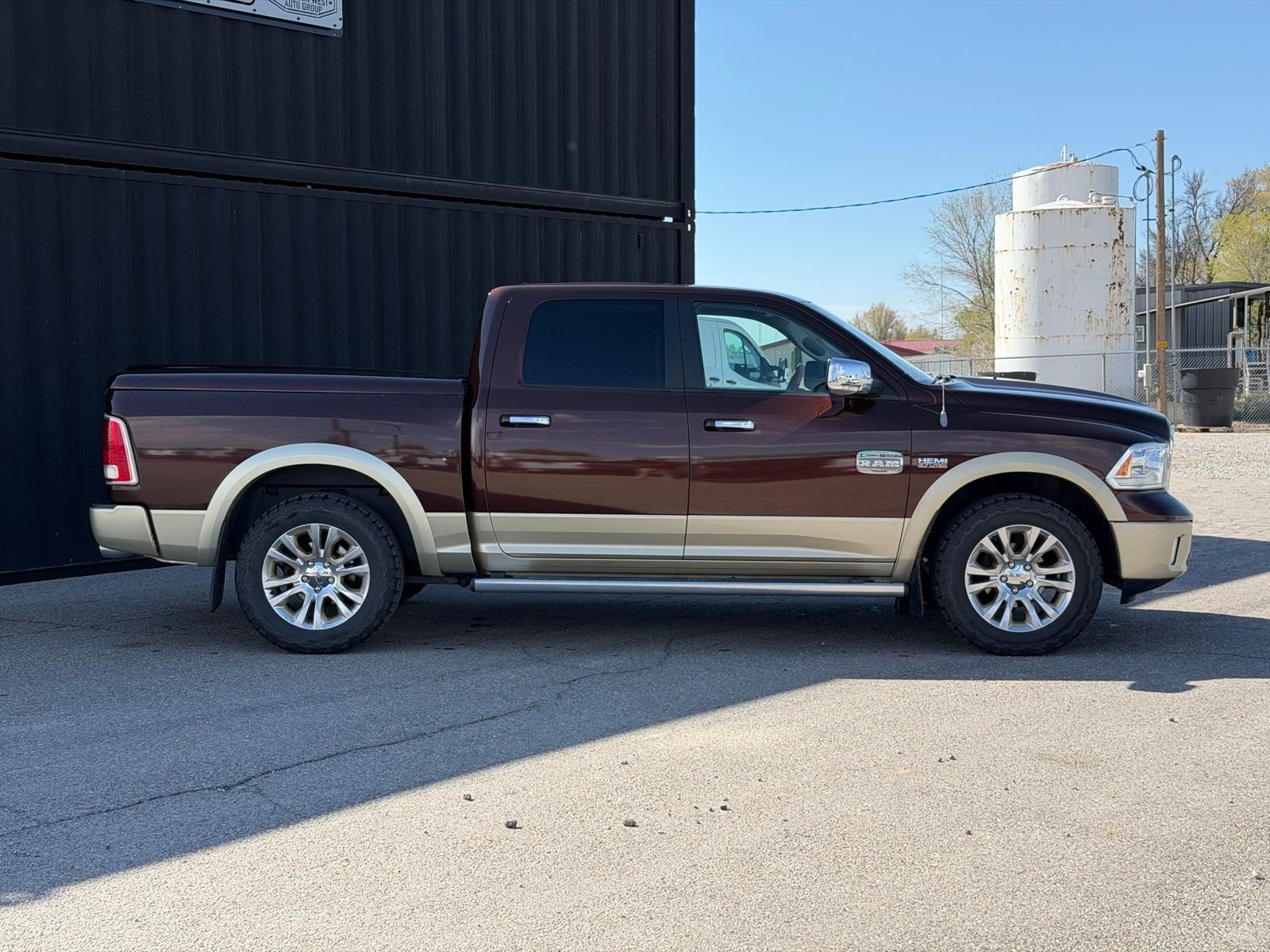 View vehicle photo 6