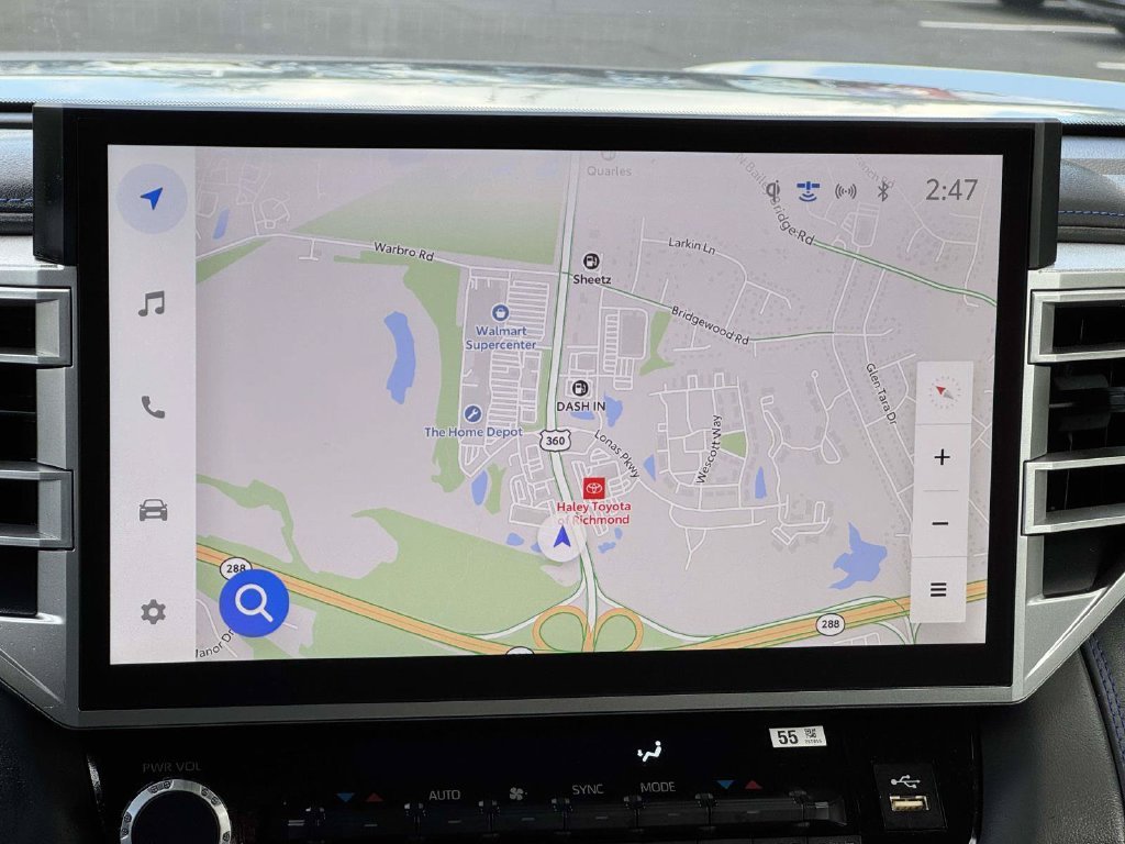 Used 2025 Silver Toyota Platinum image 4