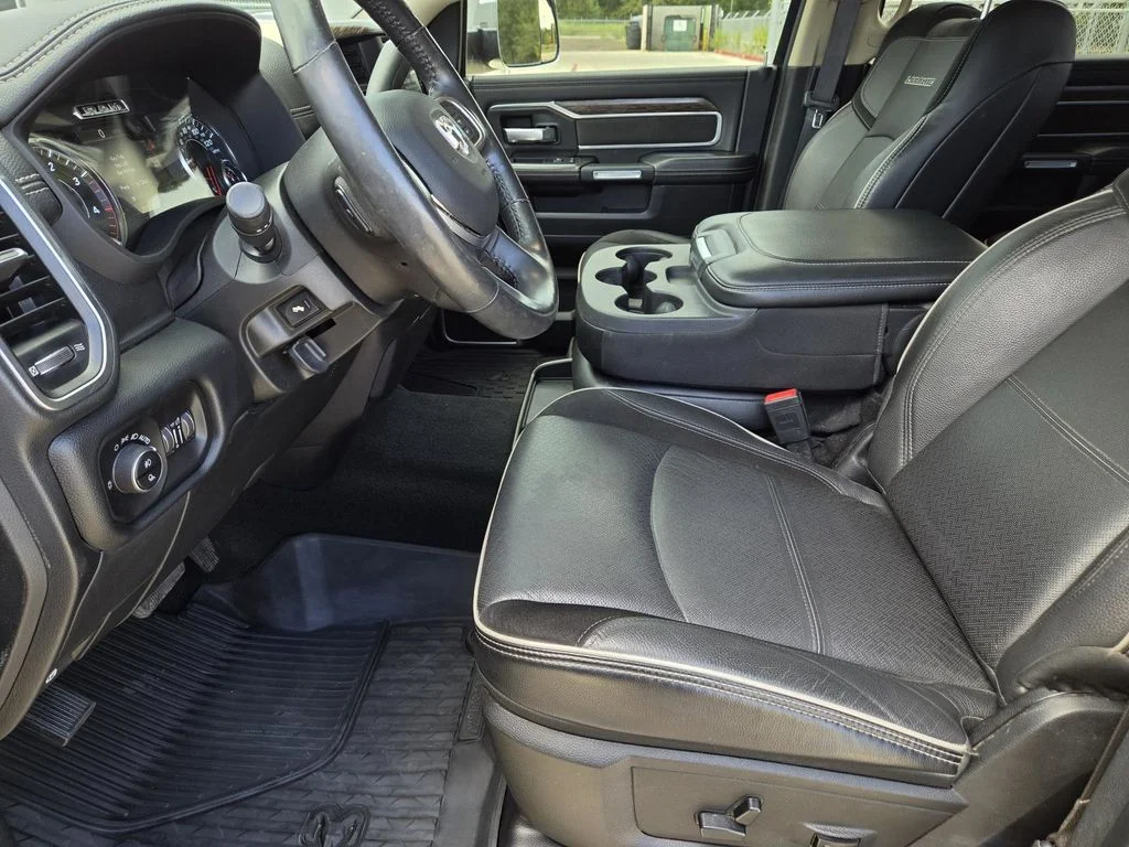 Used 2019 Black Ram Laramie image 12
