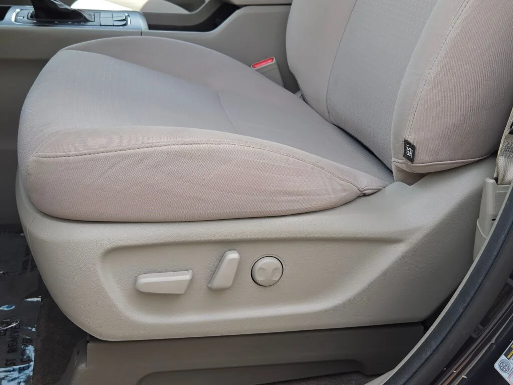 2017 Kia Sedona LX - Photo 23
