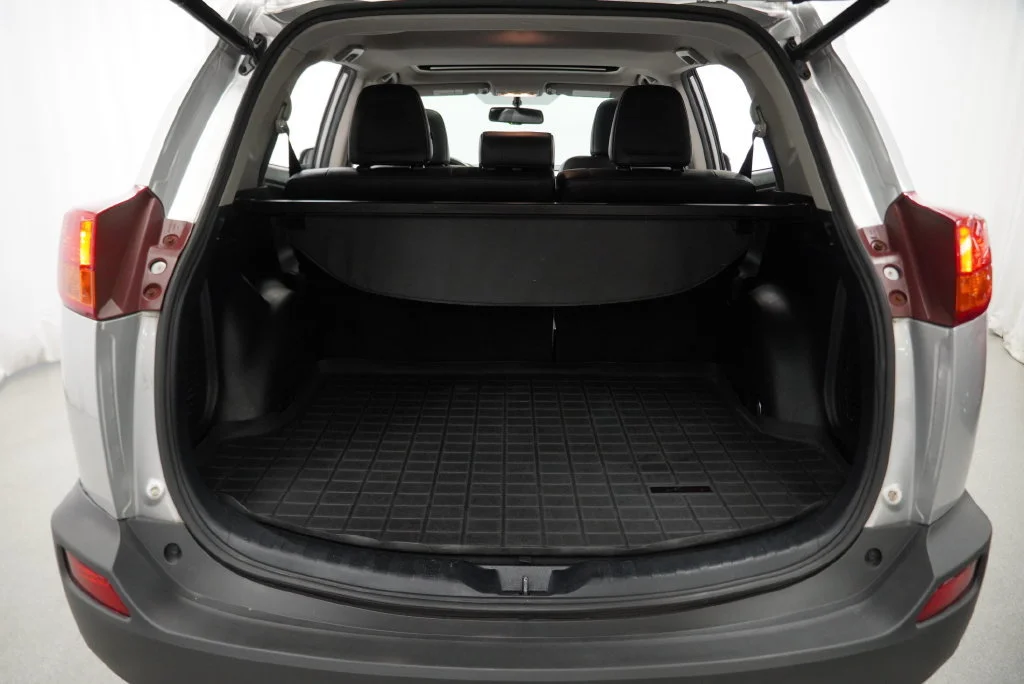 Used 2013 Silver Toyota Limited image 36