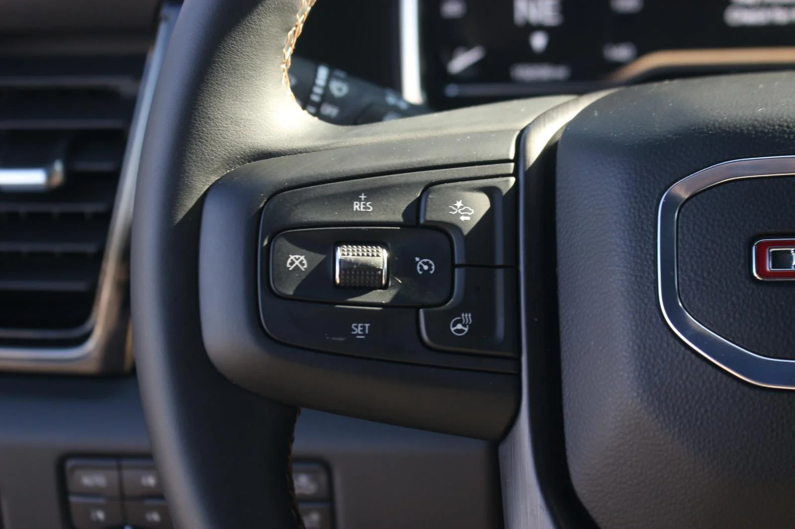 Used 2025 Onyx Black GMC AT4 image 22