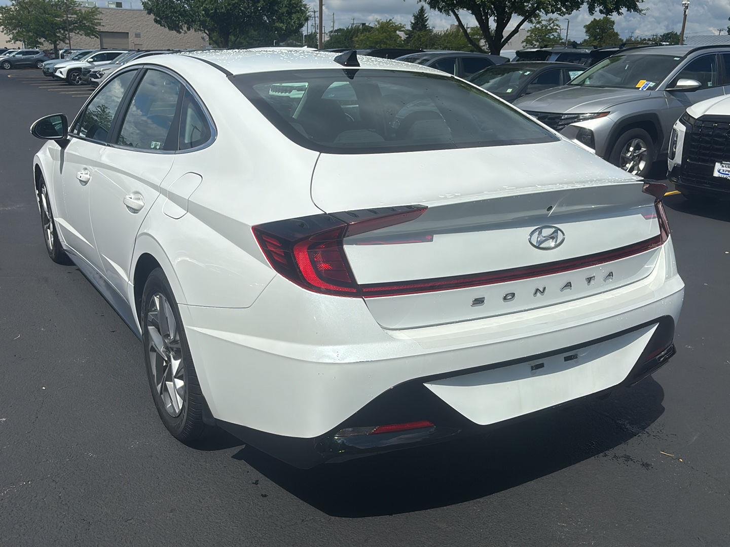 Used 2021 Quartz White Hyundai SEL image 5