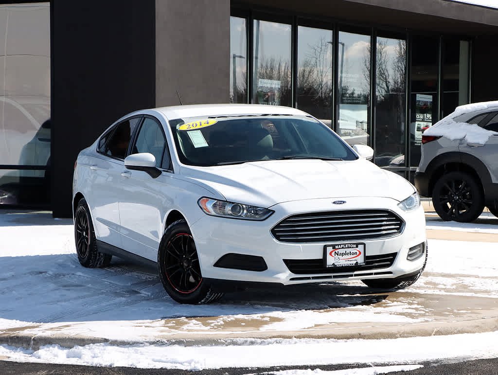 Used 2014 Ford Fusion S with VIN 3FA6P0G72ER354527 for sale in Naperville, IL