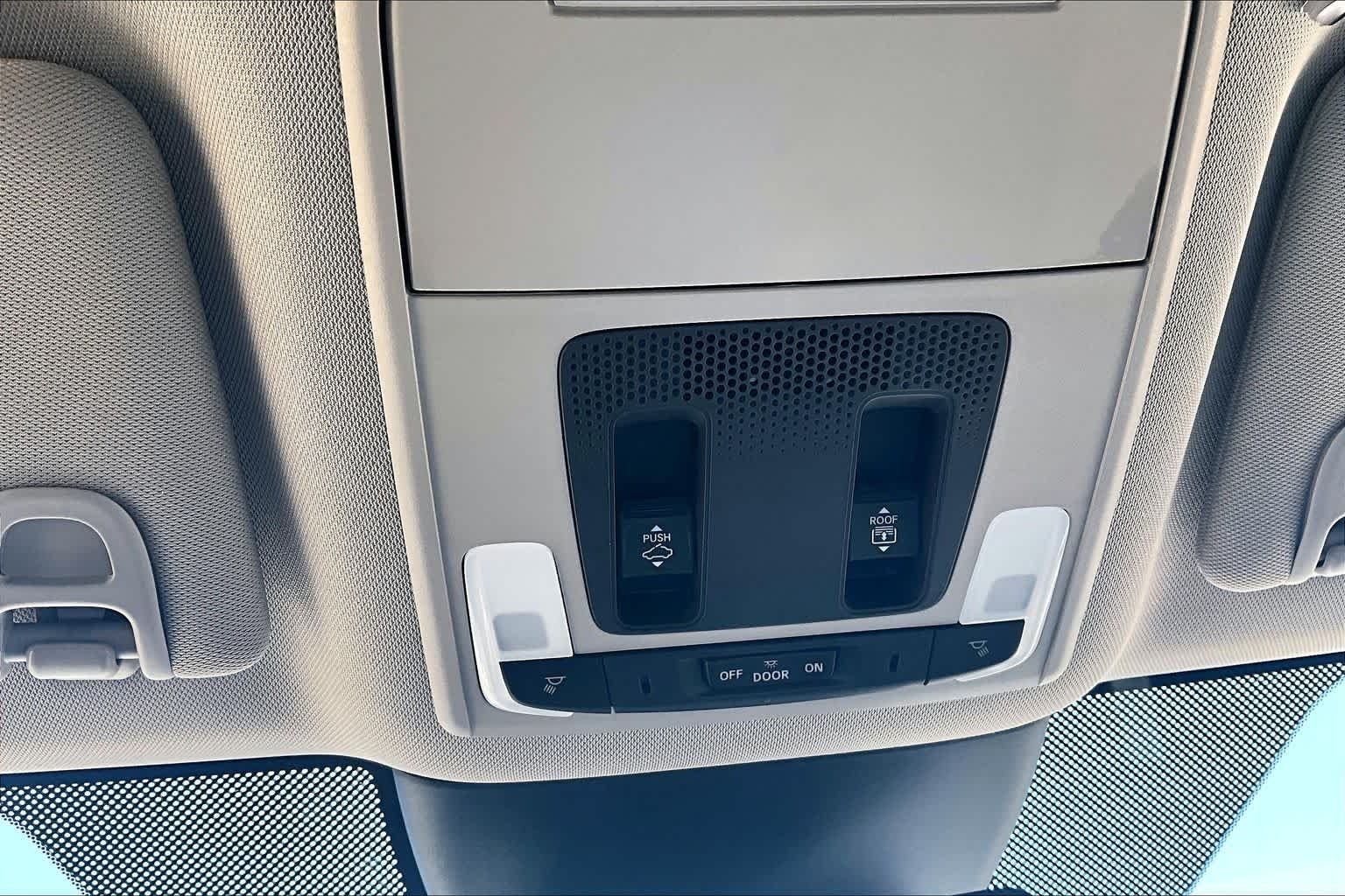 Used 2025 Platinum White Pearl Honda Touring image 35
