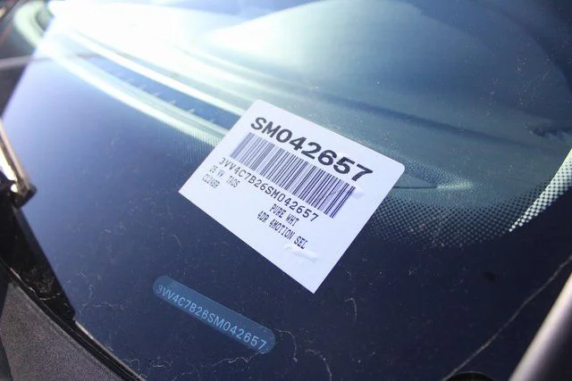 2025 Volkswagen Taos SEL - Photo 33