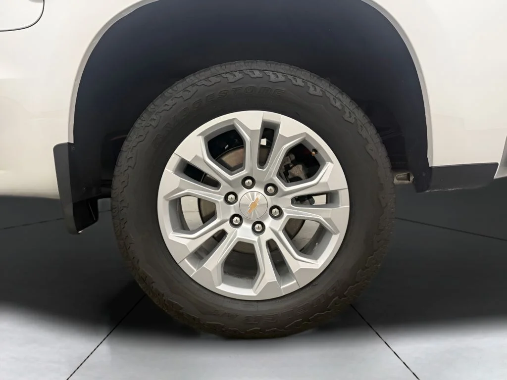 Used 2025 Beige Chevrolet LTZ image 21