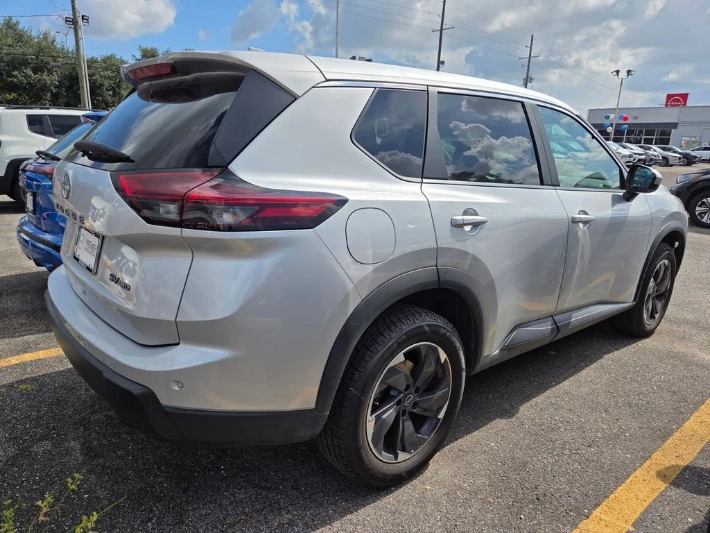 Used 2024 Silver Nissan SV image 4