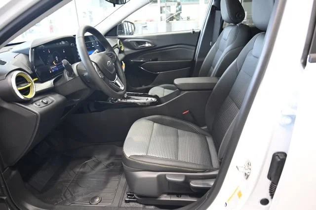 2026 Chevrolet Trax LT - Photo 9