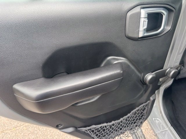 Used 2020 Gray Jeep Sport 4x4 image 17