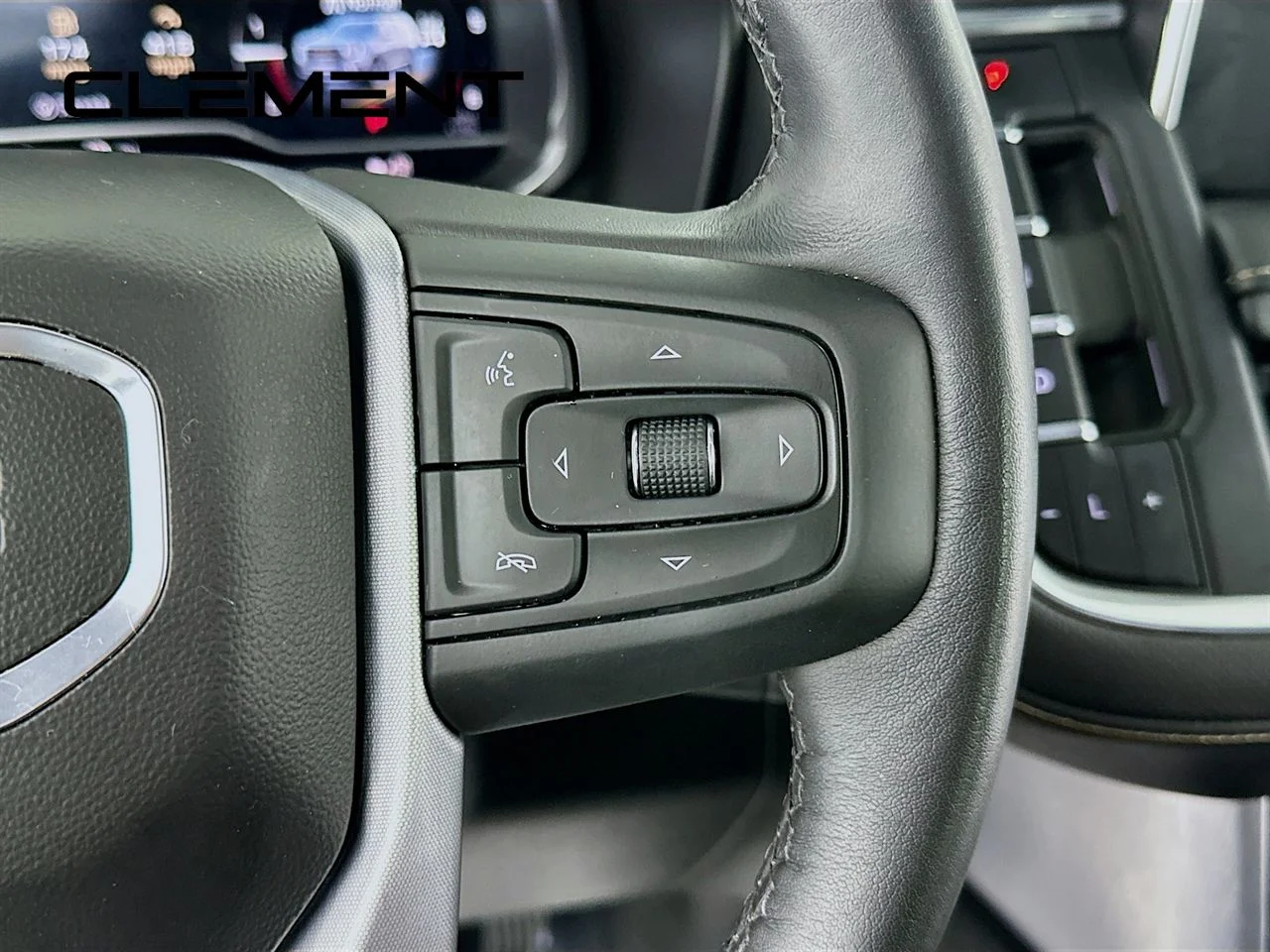 Used 2022 Gray GMC SLT image 17