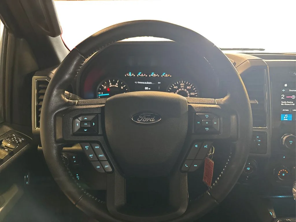 Used 2018 Shadow Black Ford XLT image 31