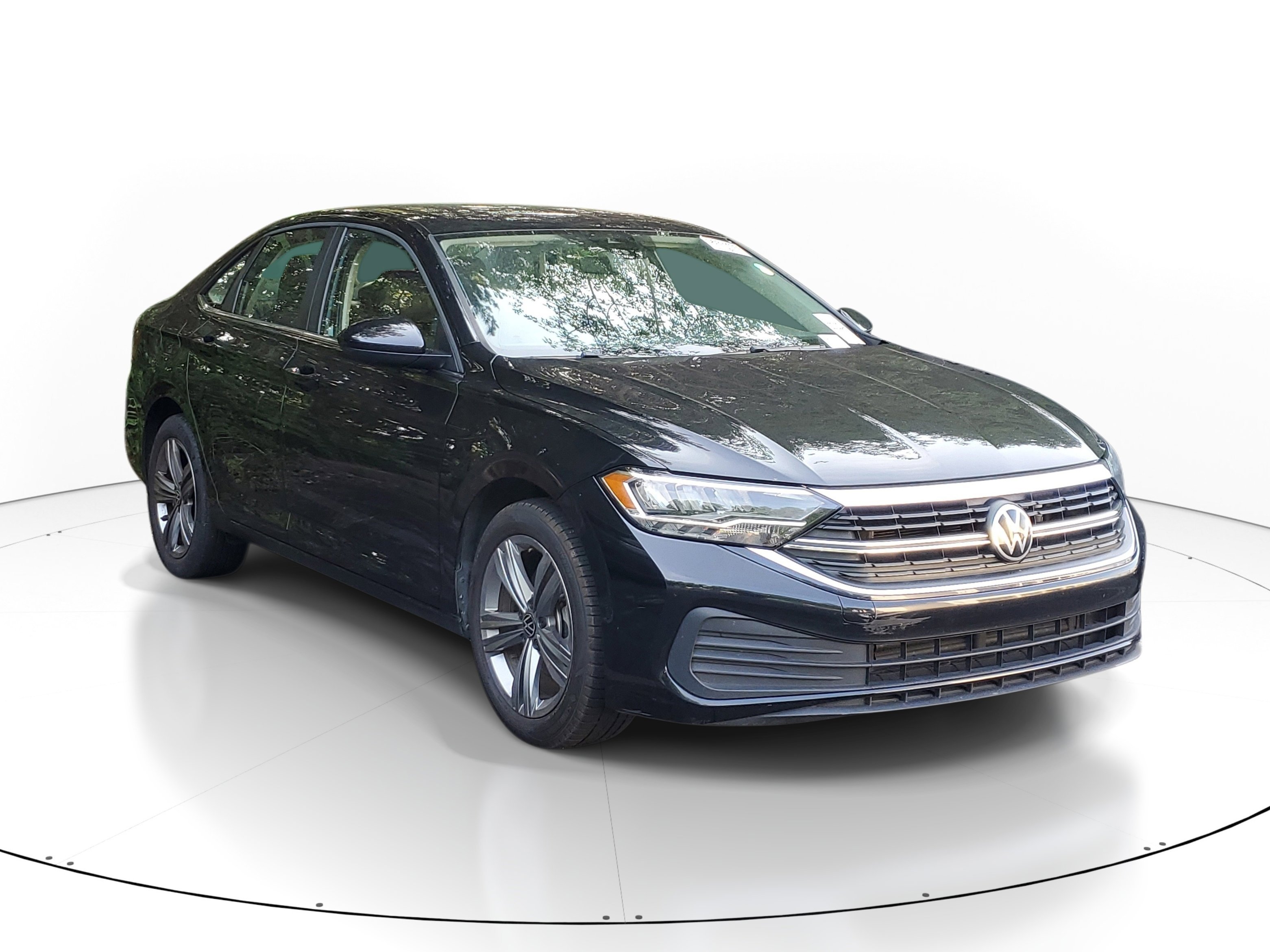 Used 2024  Volkswagen SE image 1