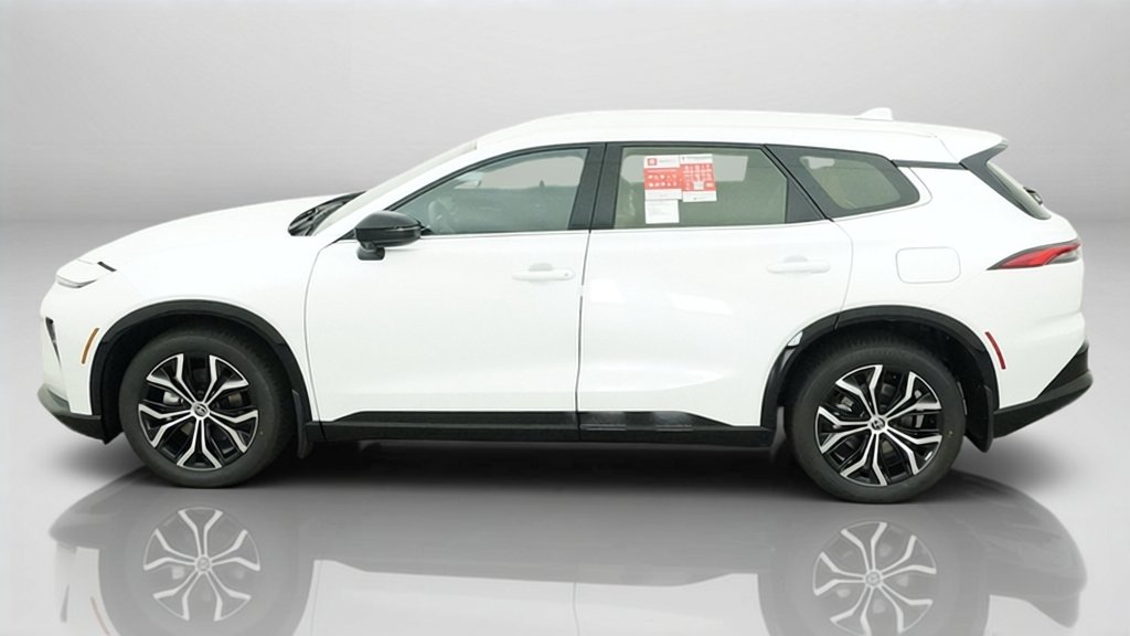 New 2026 Oxygen White Toyota XLE image 32