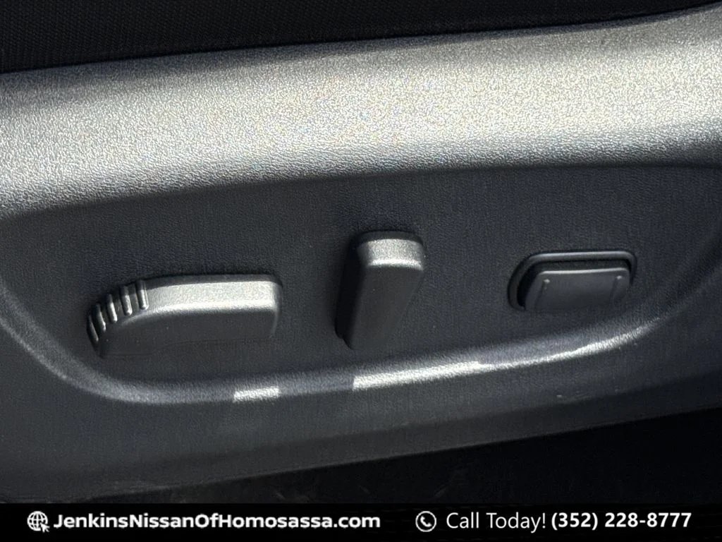 Used 2022 Black Nissan SV image 32