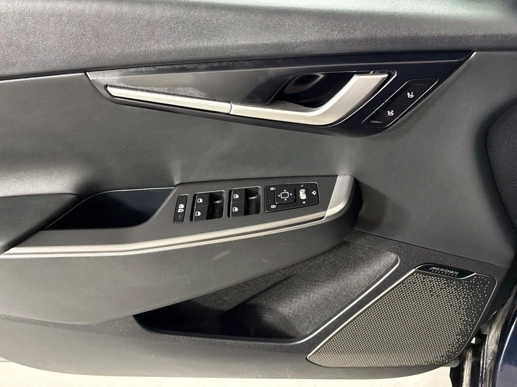 Used 2023 Blue Kia Wind image 25