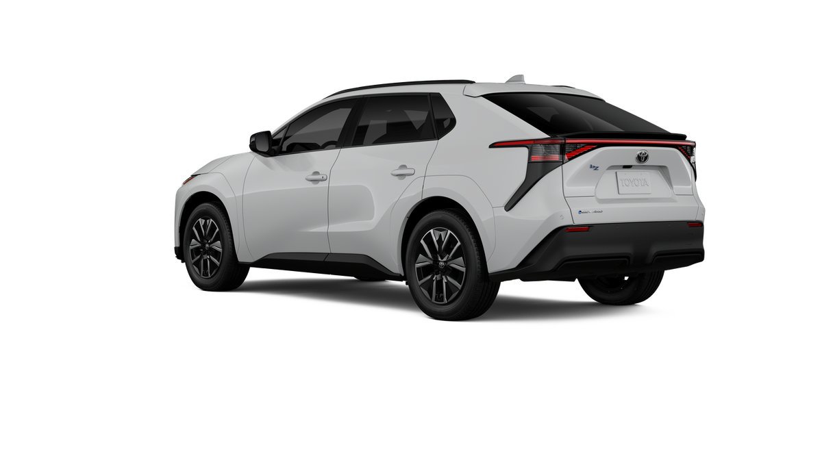 New 2026 WINDCHILL PEARL Toyota XLE image 28