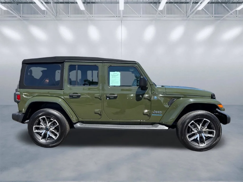 Used 2024 Green Jeep Sport S 4xe image 3