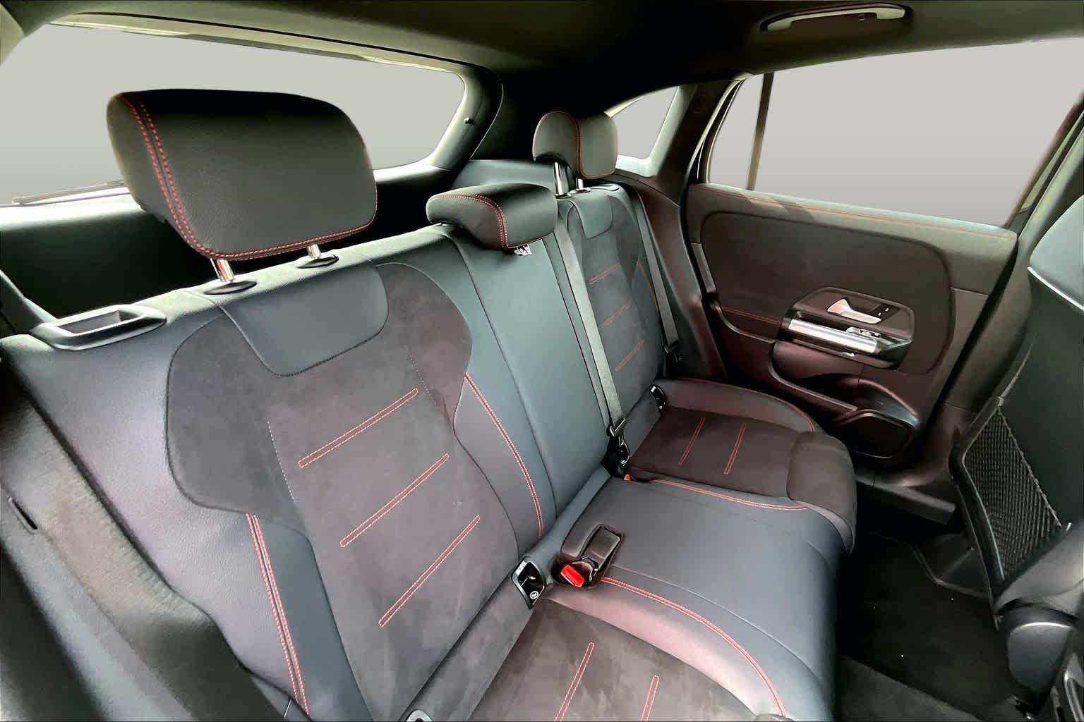 Used 2026 Night Black Mercedes-Benz GLA 250 image 21