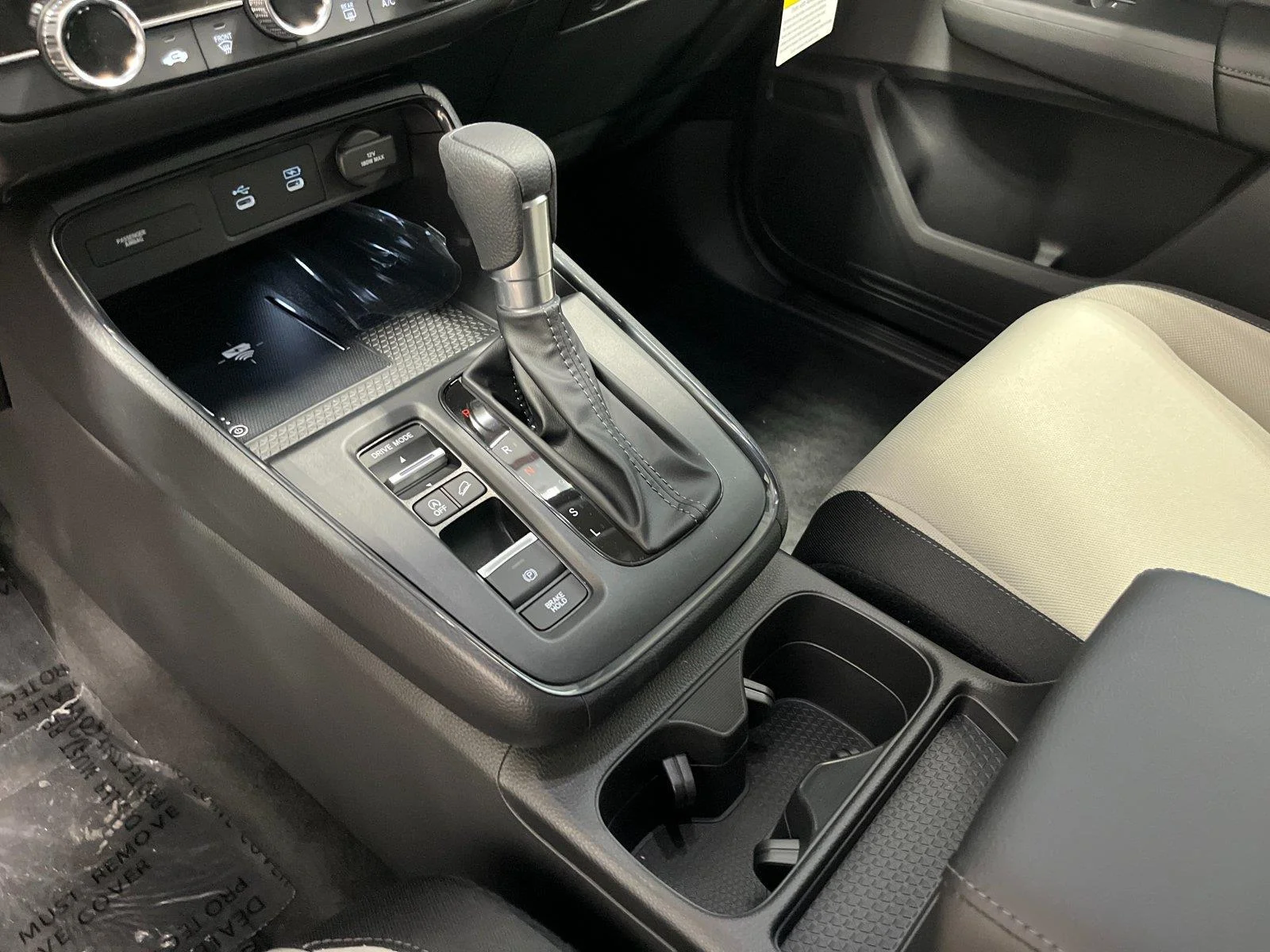 New 2026 Platinum White Pearl Honda LX image 14