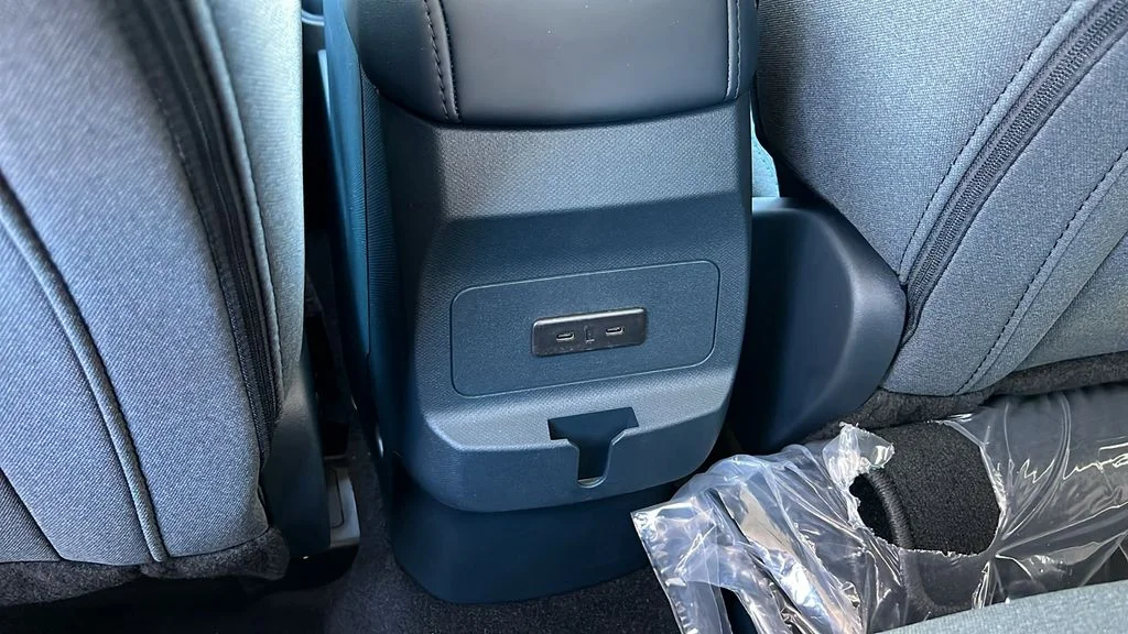 New 2026 Carbonized Gray Metallic Ford XLT image 12