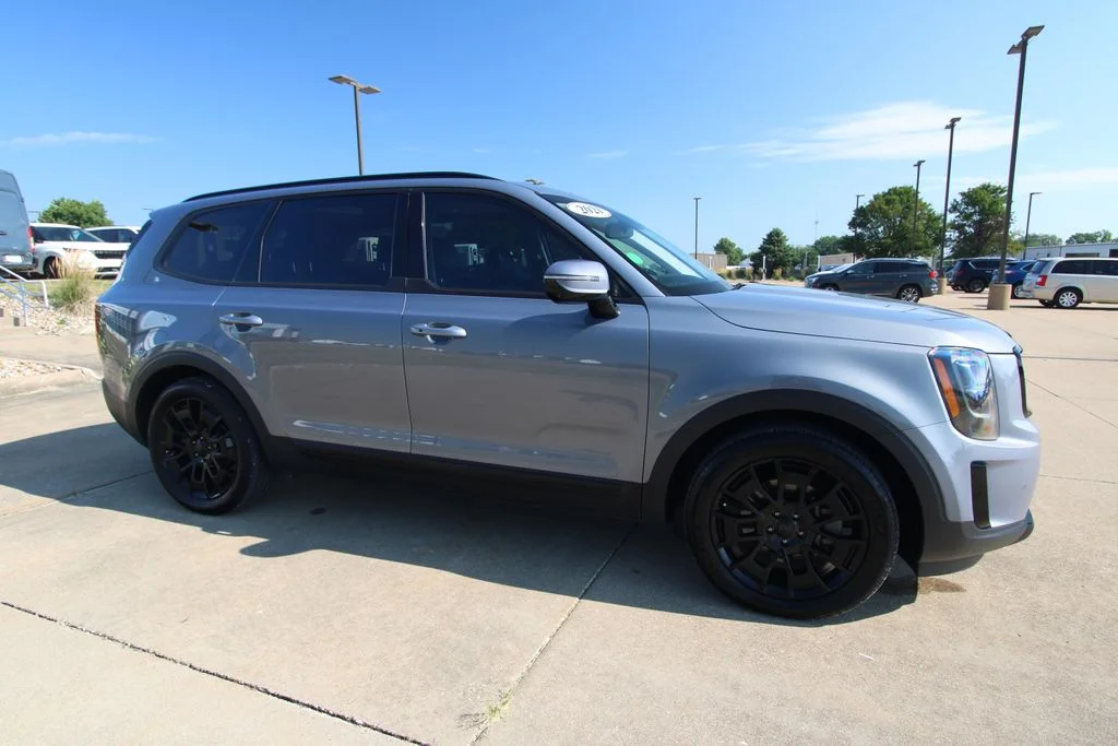 Used 2021 Silver Kia SX image 3