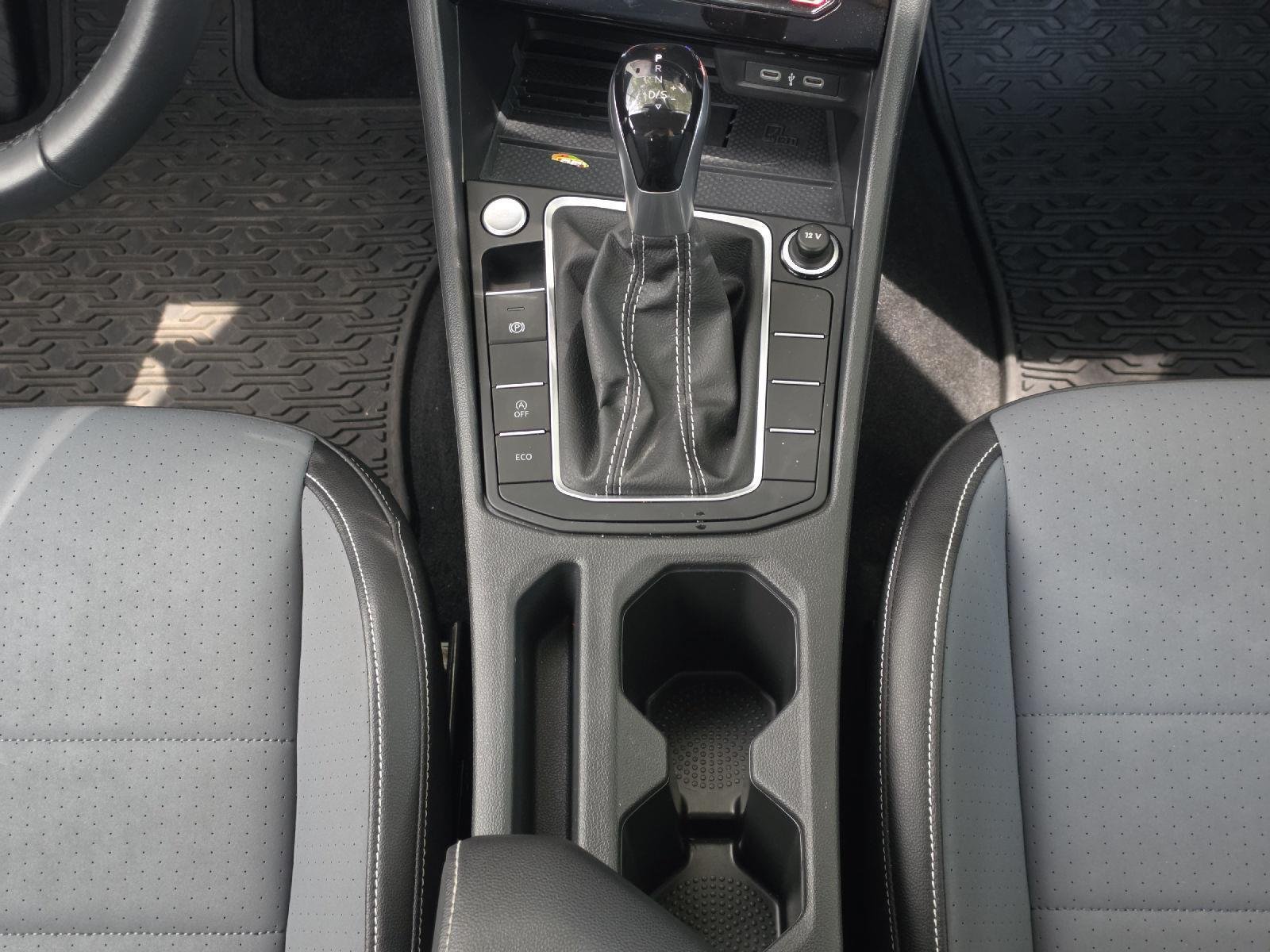 Used 2025 Monument Gray Volkswagen SE image 27