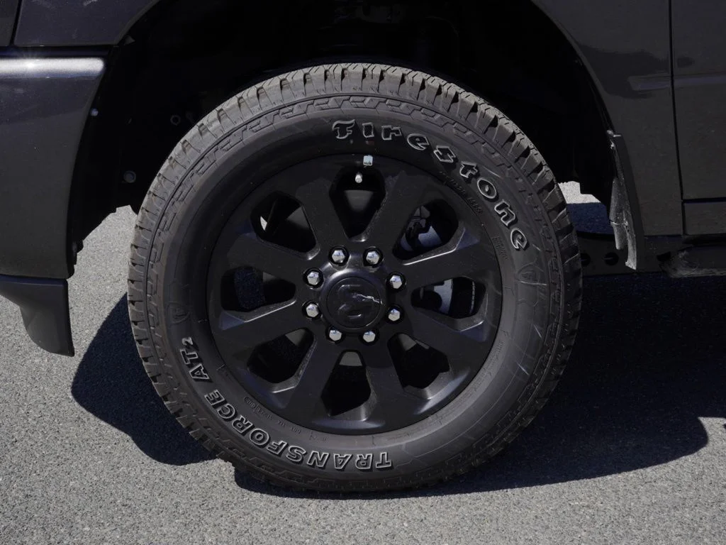 New 2026 Granite Crystal Metallic Clear-Coat Exterior Paint RAM Laramie image 10