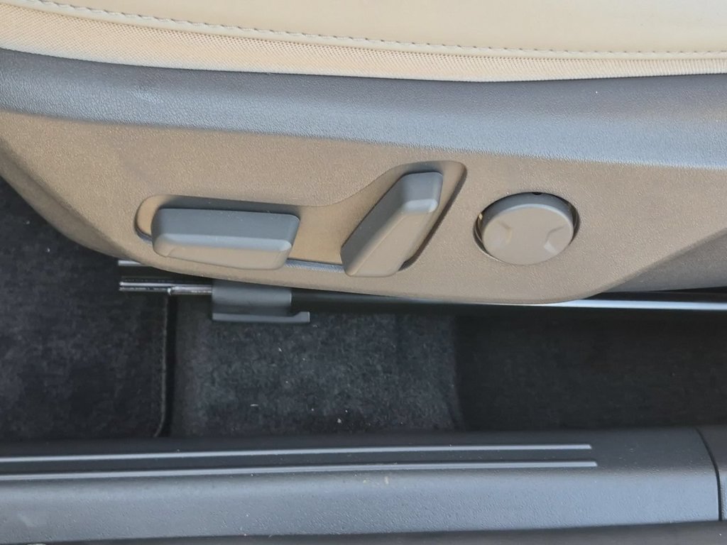 New 2026 Snow White Pearl Kia EX image 35