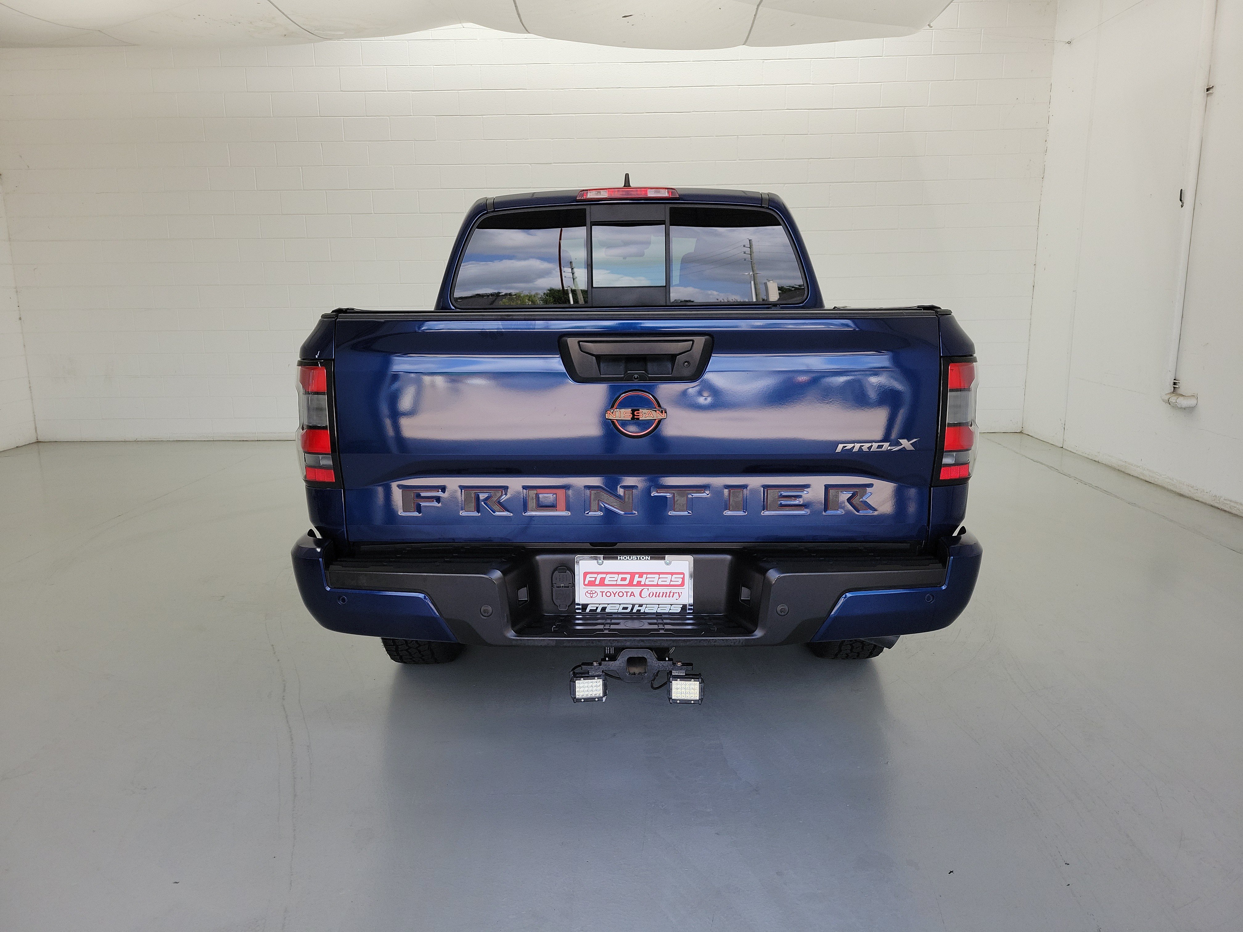 Used 2022 Deep Blue Pearl Nissan PRO-X image 6