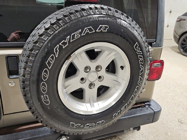 Used 2004 Beige Jeep Sport image 38