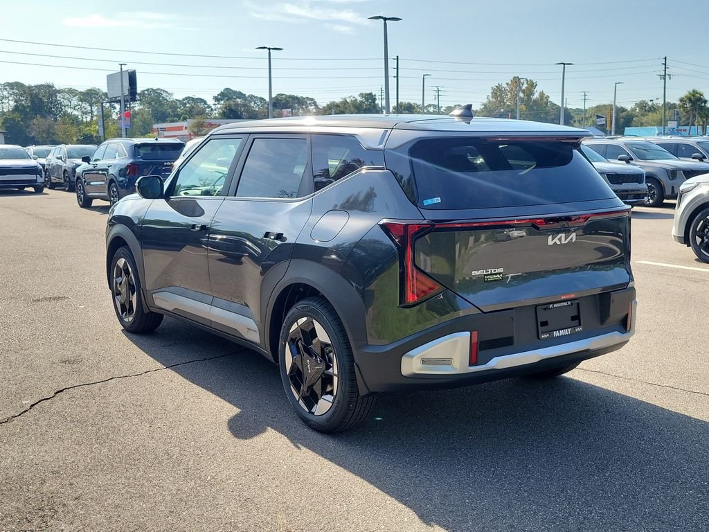 New 2027 Interstellar Gray Kia S image 4